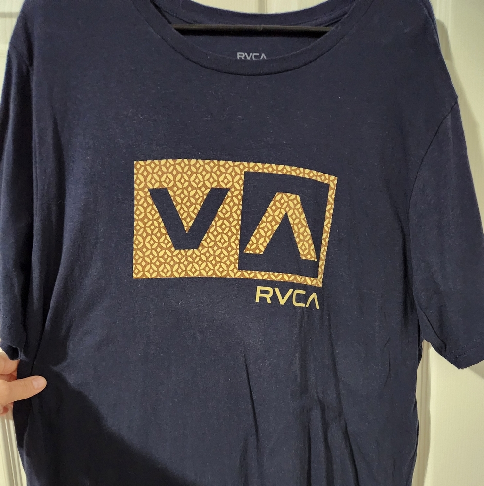 XL RVCA shirt